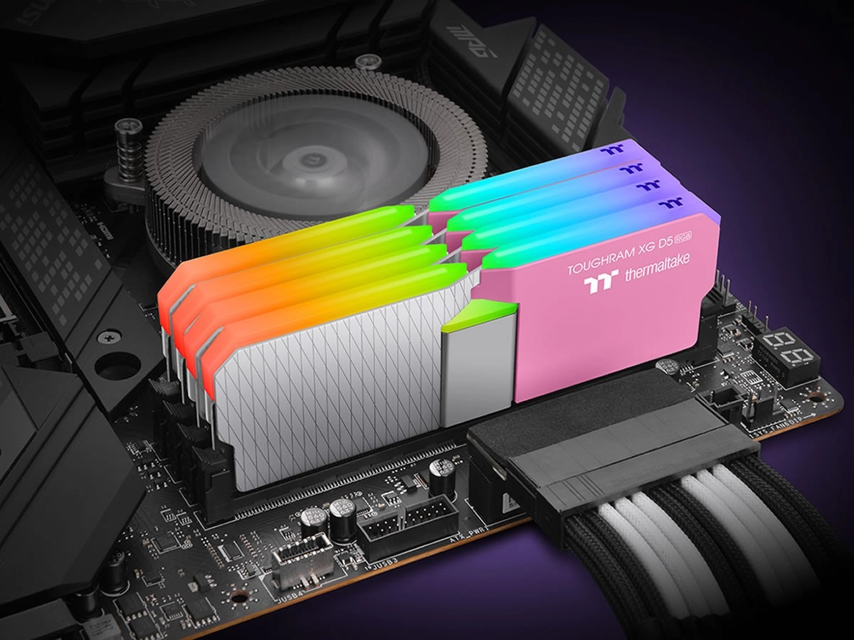 La m�moire TOUGHRAM XG RGB de Thermaltake passe au Bubble Pink
