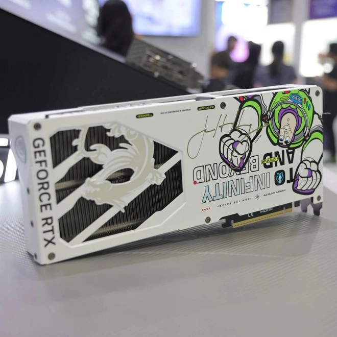 Jensen Huang et NVIDIA sont en route vers l'infini et au-del� et font le BUZZ !!!