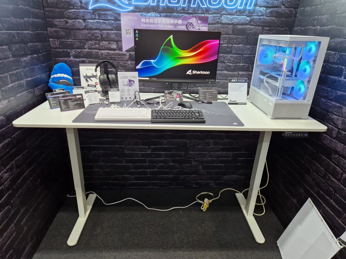 Computex 2025 : sympa le petit coin bureau de SHARKOON