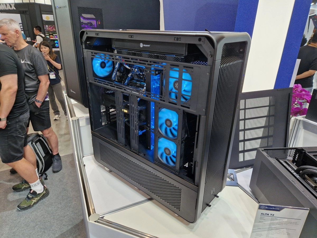 Computex 2025 : mode vintage activ� chez SilverStone