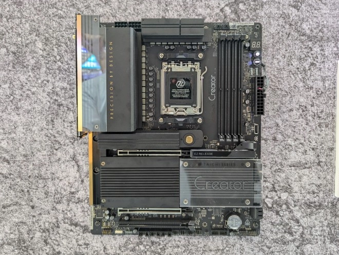 ASRock d�voile cinq nouvelles cartes m�res X870 au Computex 2025