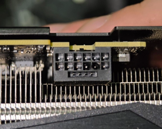 Euh, une GeForce RTX 3060 Ti grille � cause d'un c�ble 12VHPWR ? IMPOSSIBLE !!!