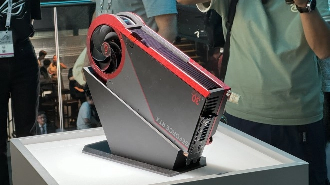 Concours : Gagnez une �normissime ROG MATRIX GeForce RTX 5090 OC, avec une alimentation ROG Thor 1600W !