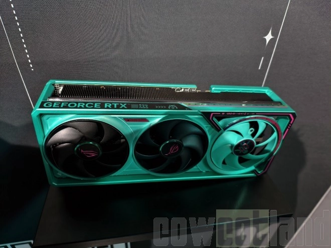Gamescom 2025 : nous sommes sous le charme de la tr�s color�e carte graphique ROG Astral GeForce RTX 5080 16GB GDDR7 OC HATSUNE MIKU EDITION