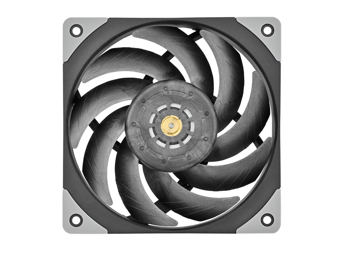Grosse mont�e en gamme pour SilverStone avec le FHL120