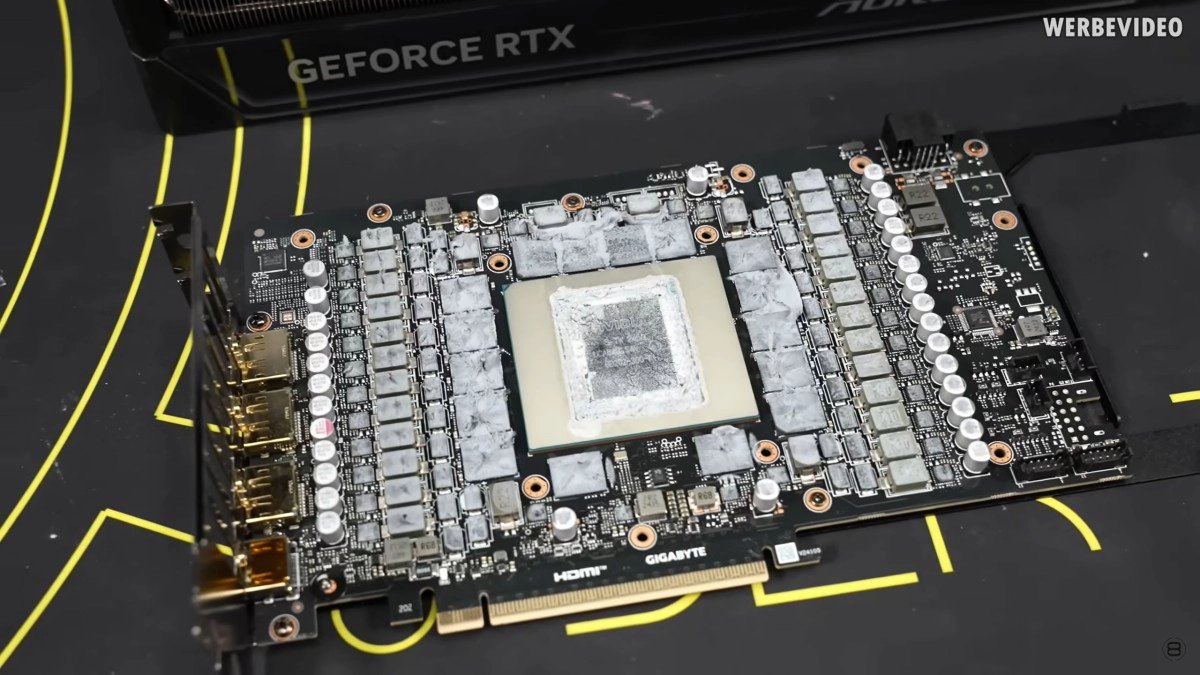 Quel gain si on remplace la p�te thermique de la GIGABYTE AORUS RTX 5090 MASTER par du m�tal liquide ?