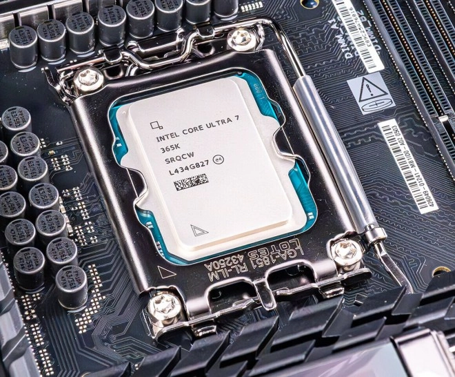Arrow Lake Refresh dans les starting-blocks : un Intel Core Ultra 7 365K passe sous Geekbench