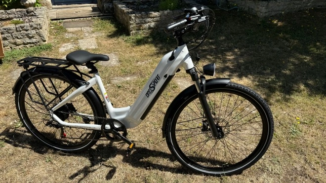 On d�couvre, plus dans le d�tail, le v�lo �lectrique Onesport OT05 Pro