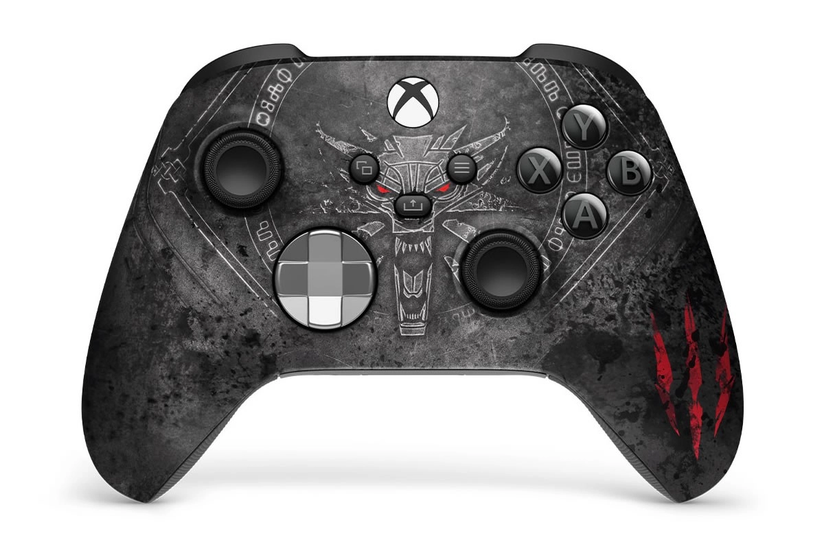 Une manette Xbox pour les dix ans de The Witcher III