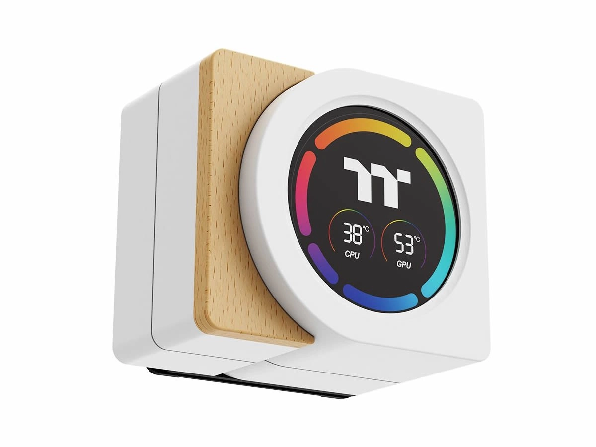 Nous y sommes, Thermaltake pose du bois sur ses AIO !