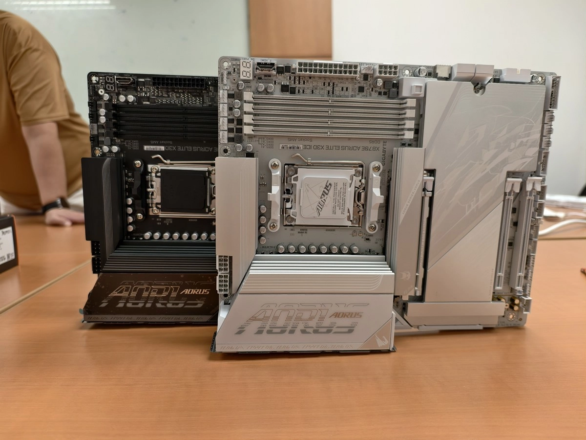 A la d�couverte de la GIGABYTE X870E AORUS ELITE X3D ICE (Ice Baby)