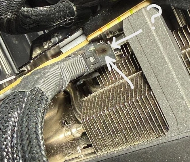 De pire en pire, le 12VHPWR fond dans le connecteur de la RTX 5090...