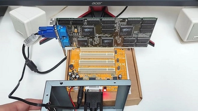 La l�gendaire 3dfx Voodoo2 de retour sous Quake II avec un Ryzen 9 9900X !!!