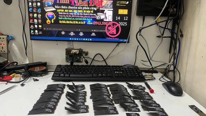 Il ruine 50 SSD NVMe en 2 minutes... 3500 dollars �vapor�s...