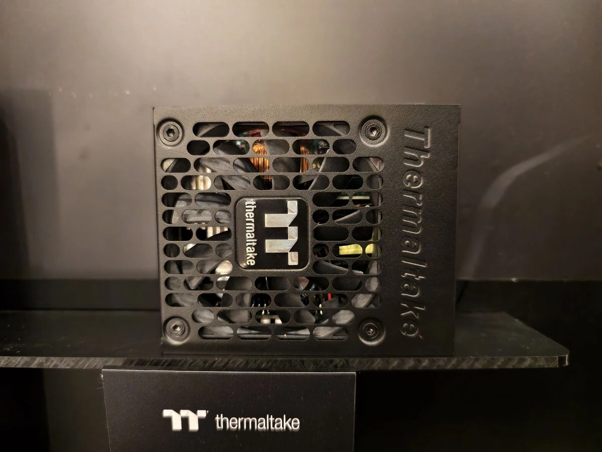 CES 2026 : toujours plus de 12V-2x6 chez Thermaltake, et c'est normal !