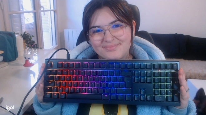 Conseill�e par Cowcotland, Elizya rejoint l�exp�rience avec le Ducky One X