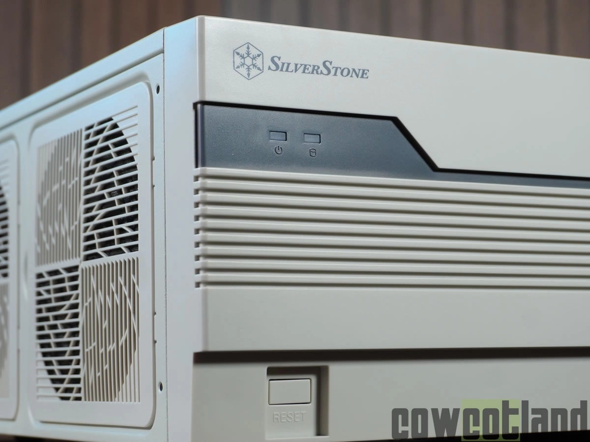 SilverStone FLP01, un ch�ssis des ann�es 2010 avec design des ann�es 1980