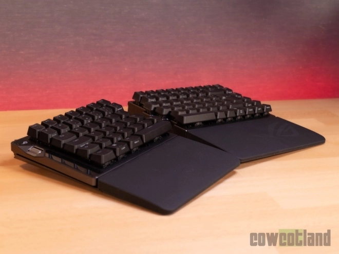 ASUS ROG Falcata : et si le clavier gaming qui soulage vos poignets existait vraiment ?