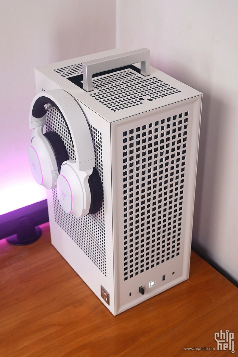 Intel UES : Black White Pink, un mini PC panda aux accents roses sign� Xiao