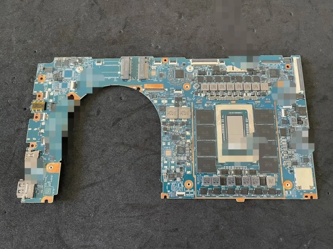 Le NVIDIA N1 aper�u avec 128 Go de LPDDR5X sur une carte m�re de laptop