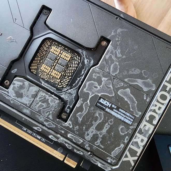 Une fuite d�AIO NZXT aurait ruin� une RTX 5090 ROG Astral, l'indemnisation fait d�bat
