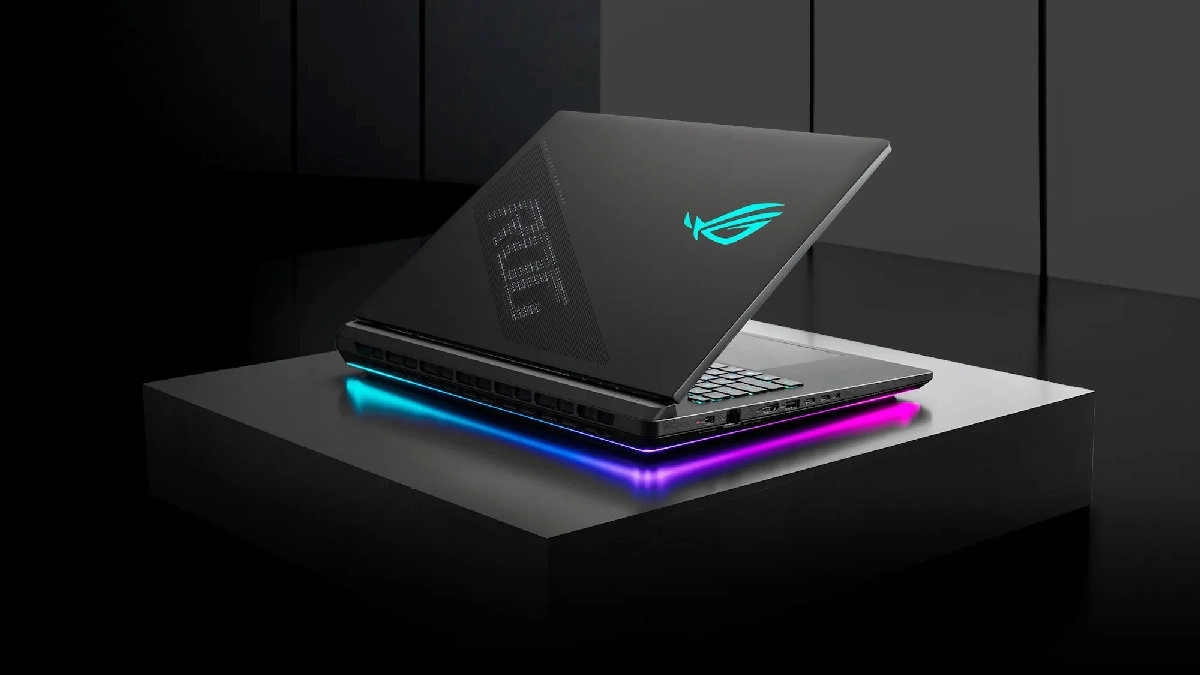 ASUS d�voile un ROG Strix SCAR 18 version 2026 : 320 W, RTX 5090 Laptop et �cran mini-LED 4K 240 Hz