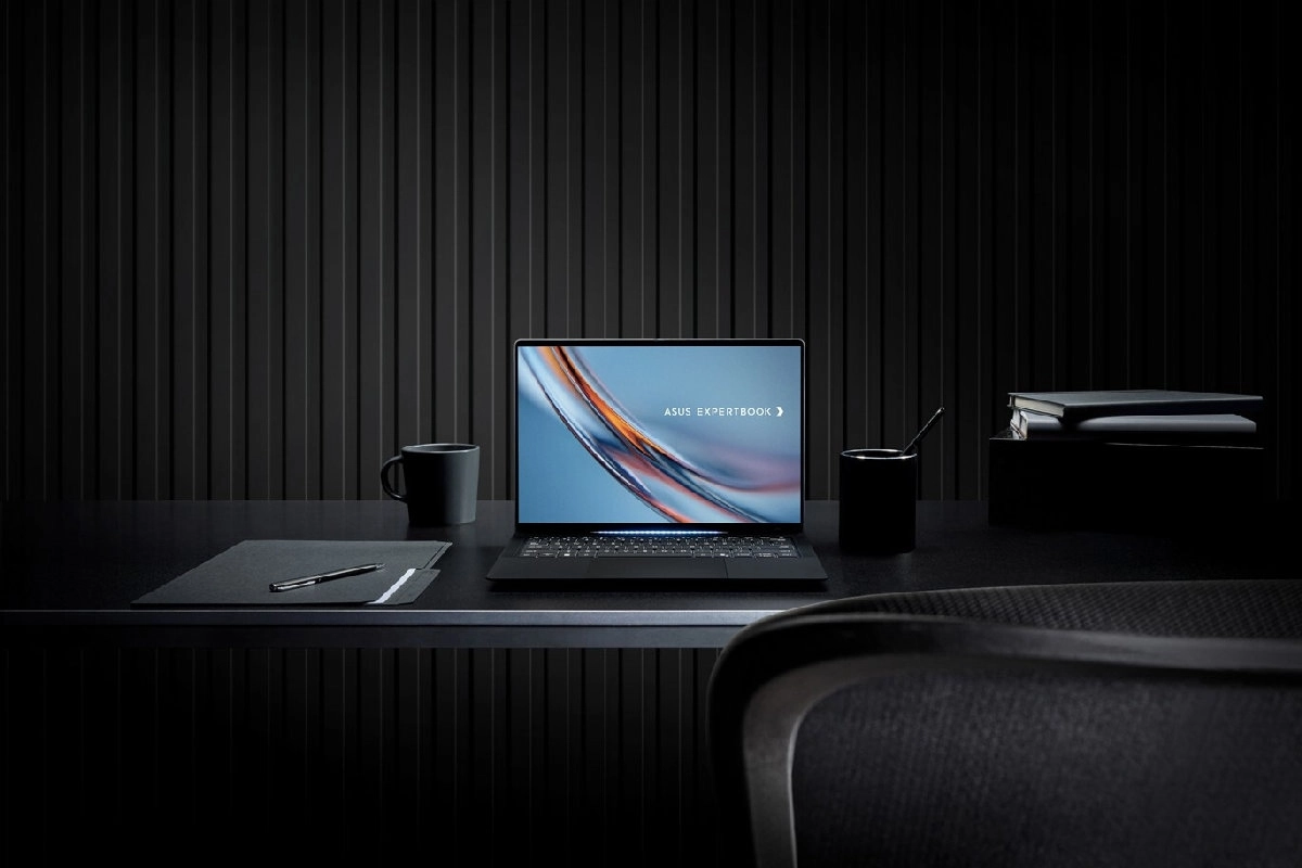 ASUS ExpertBook Ultra 14 : du tandem OLED, du Core Ultra X7 et un tarif qui pique un peu