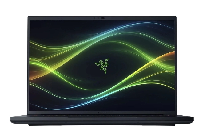 Razer Blade 18 : un laptop gaming ou une station IA portable sous st�ro�des ?