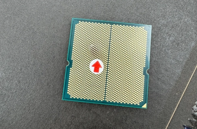 Un Ryzen 9 7950X3D gonfl� et HS : AMD refuse la prise en charge sous garantie