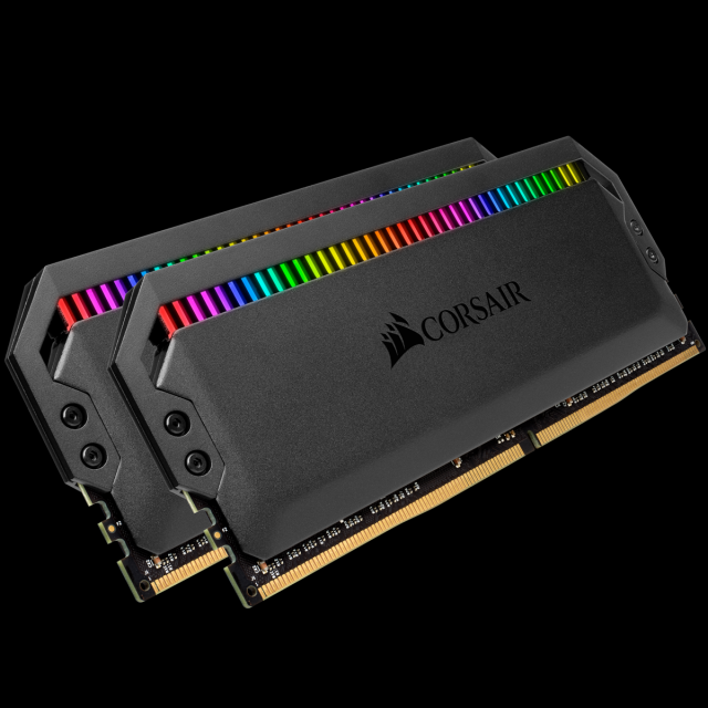 DOMINATOR RGB 16 Go (2 x 8 Go) DDR4 DRAM 3 600 MHz C16