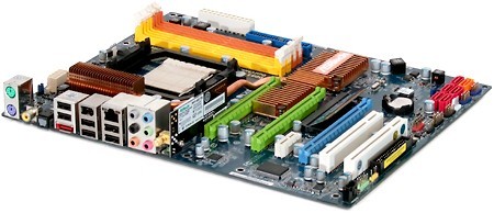 nForce 780a SLI Vs AMD 790FX
