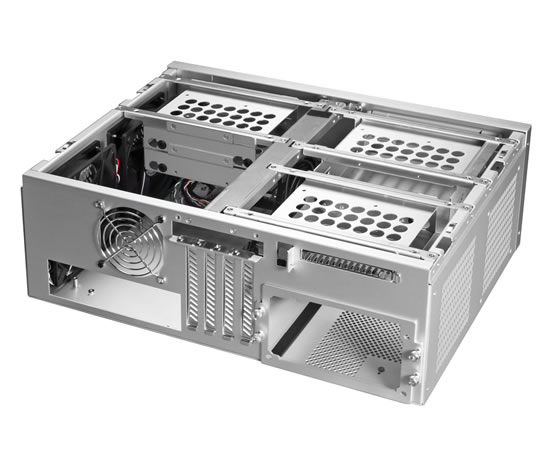 Lian Li PC-C50, du boitier HTPC ATX orient stockage ?