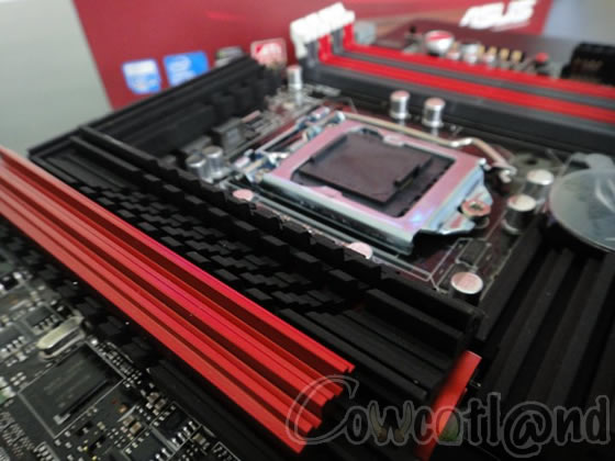 [Cowcotland] 12 photos de la Asus Maximum IV Extreme en P67, MIAM