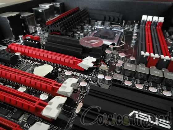 [Cowcotland] 12 photos de la Asus Maximum IV Extreme en P67, MIAM