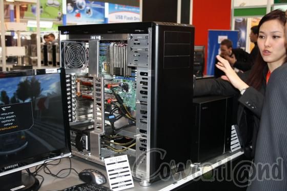 [CeBIT 2011] PC-Z70, aussi grand que le PC-P80 nouveau
