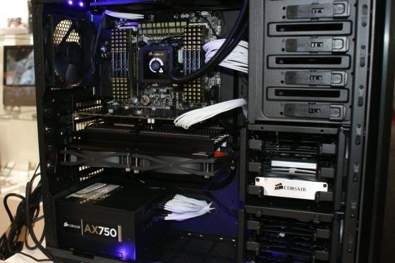 [CeBIT 2012] Une machine fanboy Corsair
