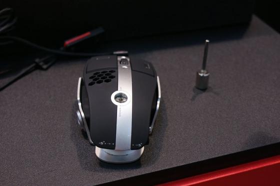 [CeBIT 2012] La souris du salon : Level 10 M