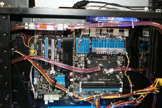 [CeBIT 2012] Du watercooling magique?