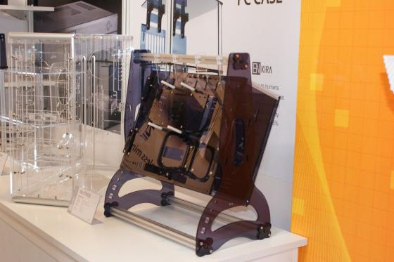 [CeBIT 2012] Du plexy � tous les �tages.