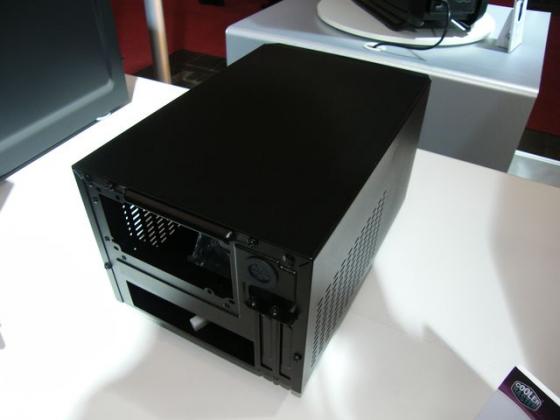 [CeBIT 2012] Cooler Master Elite 120, du Mini-ITX qui envoie