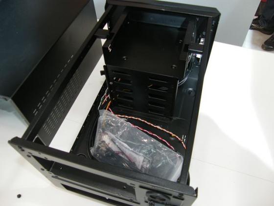 [CeBIT 2012] Cooler Master Elite 120, du Mini-ITX qui envoie