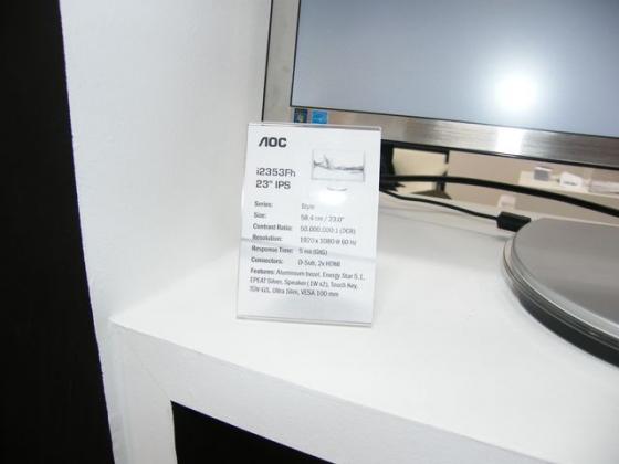 [CeBIT 2012] Les �crans AOC, c'est b� !