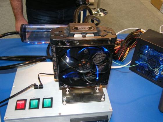 [CeBIT] Un petit tour chez PCCooler, avec le wataircooling W120