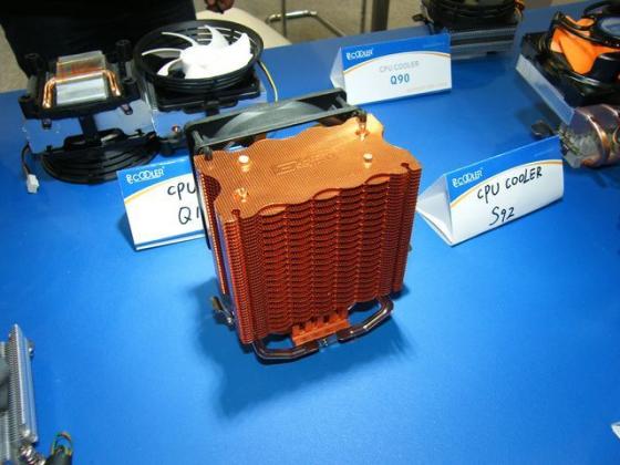 [CeBIT] Un petit tour chez PCCooler, avec le wataircooling W120