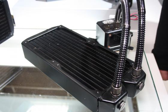 [CeBIT 2012] Cooler Master : Des kits Watercooling 120/240 mm