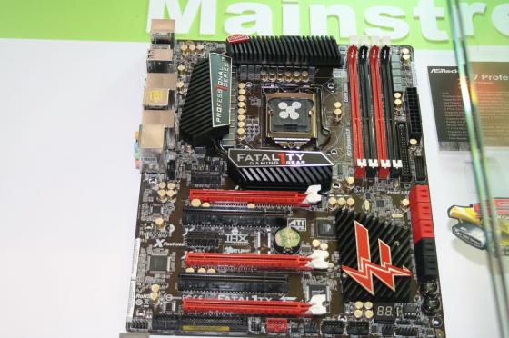 [CeBIT 2012] Asrock : un max d'image pour d�couvrir tout le Z/Q/B 7x de la marque