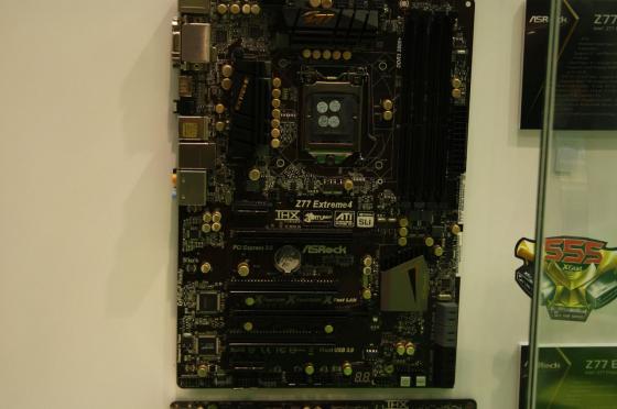 [CeBIT 2012] Asrock : un max d'image pour d�couvrir tout le Z/Q/B 7x de la marque
