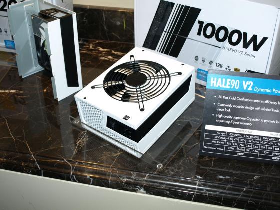 [CES 2013] Plus d'images de la tr�s belles NZXT HALE 90 V2