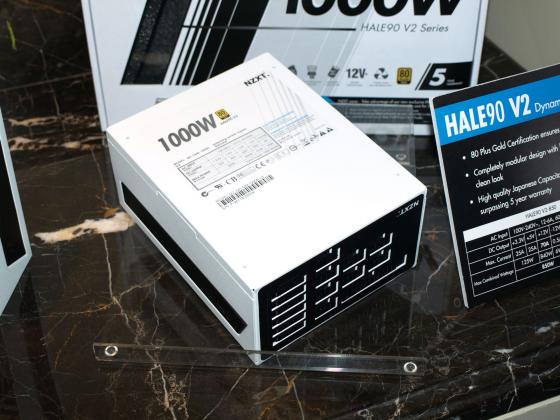 [CES 2013] Plus d'images de la tr�s belles NZXT HALE 90 V2
