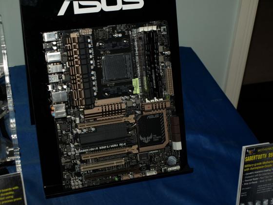 [CES 2013] Une carte mre Asus Sabertooth 990FX en PCI EX 3.0